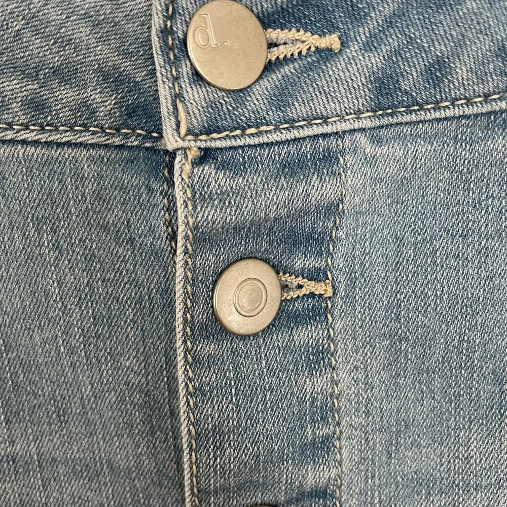 d. jeans Light Wash Button-Front Midi Denim Skirt - Picture 2 of 6